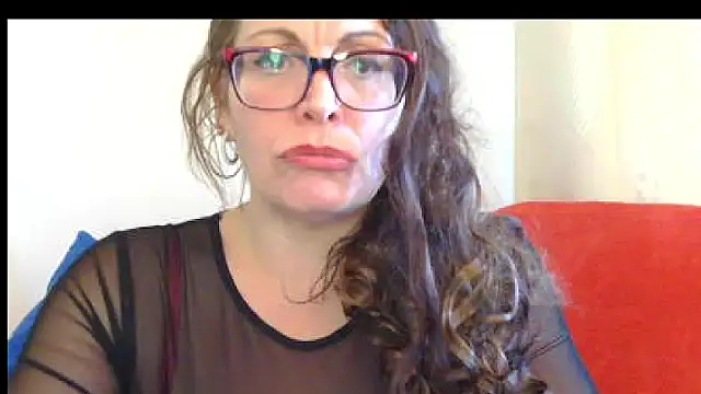 Snapshot of HeyyImHarlowe chatting on 12/14/24, 03:04 HeyyImHarlowe online show from 12/14/24, 03:04