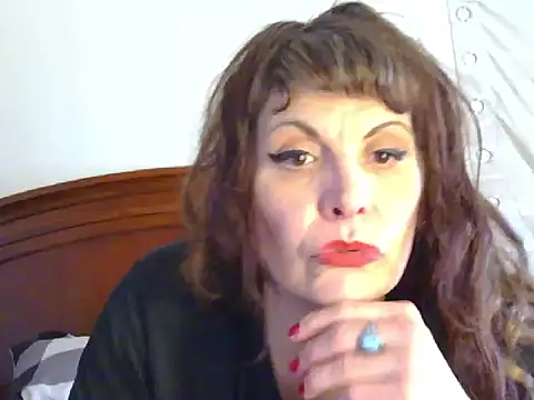 Snapshot of HeyyImHarlowe chatting on 12/21/24, 02:26 HeyyImHarlowe online show from 12/21/24, 02:26