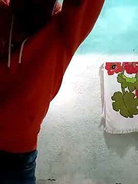 Snapshot of crowten chatting on 11/26/25, 02:51 crowten online show from 11/26/25, 02:51