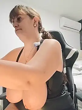 AvaLloyd online show from 12/04/25, 01:59