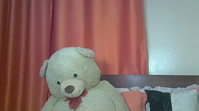 Snapshot of freaky_juicy chatting on 02/07/25, 10:52 freaky juicy online show from 02/07/25, 10:52