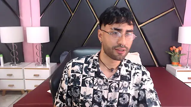 Snapshot of MilanZaire chatting on 09/23/25, 09:40 MilanZaire online show from 09/23/25, 09:40