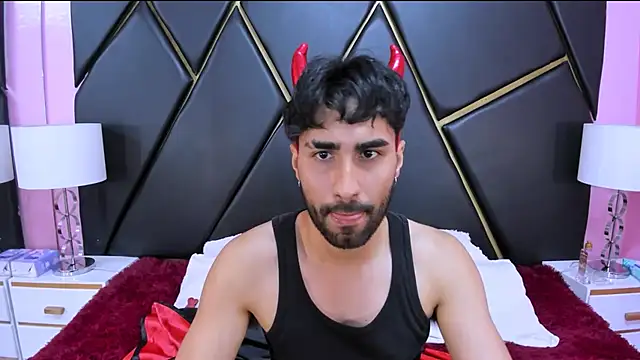 Snapshot of MilanZaire chatting on 11/01/25, 10:23 MilanZaire online show from 11/01/25, 10:23