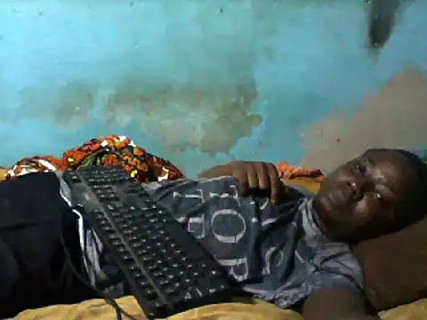 Snapshot of little__joy chatting on 02/27/25, 06:42 little joy online show from 02/27/25, 06:42