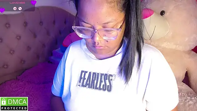 KittyHot20 online show from 12/17/25, 05:19