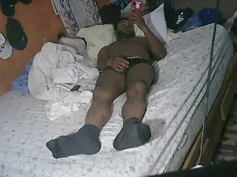 Snapshot of Negroricobaby chatting on 02/11/25, 04:22 Negroricobaby online show from 02/11/25, 04:22