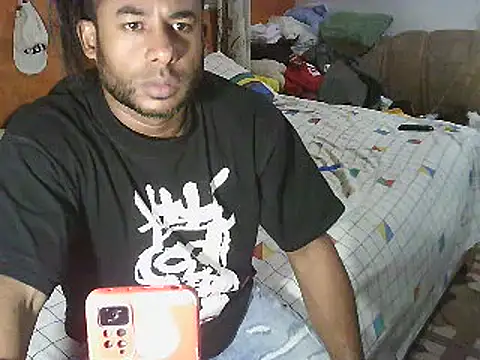 Snapshot of Negroricobaby chatting on 03/11/25, 05:05 Negroricobaby online show from 03/11/25, 05:05