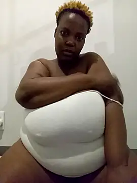 Snapshot of LUSTFULBOOBSS chatting on 03/10/25, 10:24 LUSTFULBOOBSS online show from 03/10/25, 10:24