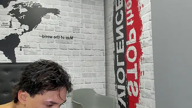 Snapshot of Rhaegal_hot chatting on 03/22/25, 12:35 Rhaegal hot online show from 03/22/25, 12:35