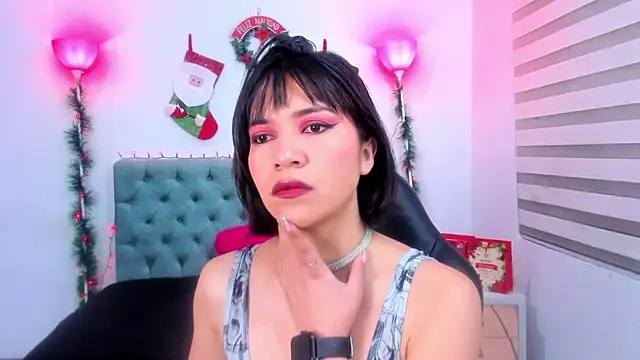 Snapshot of lina_bedoya_ chatting on 12/20/24, 11:43 lina bedoya online show from 12/20/24, 11:43