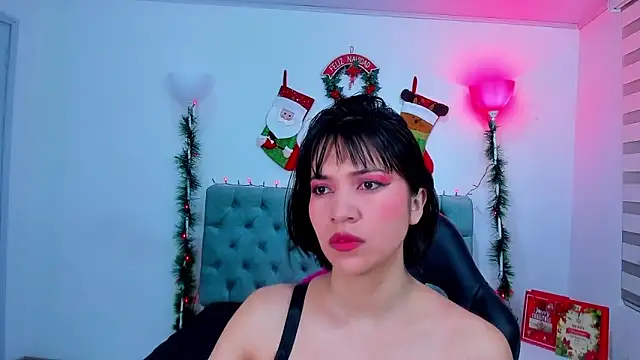 Snapshot of lina_bedoya_ chatting on 12/21/24, 11:44 lina bedoya online show from 12/21/24, 11:44