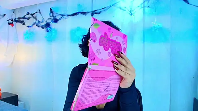 lina bedoya  online show from 11/07/25, 11:32