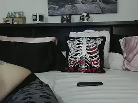 CrystalLakeXO online show from 02/25/25, 05:19