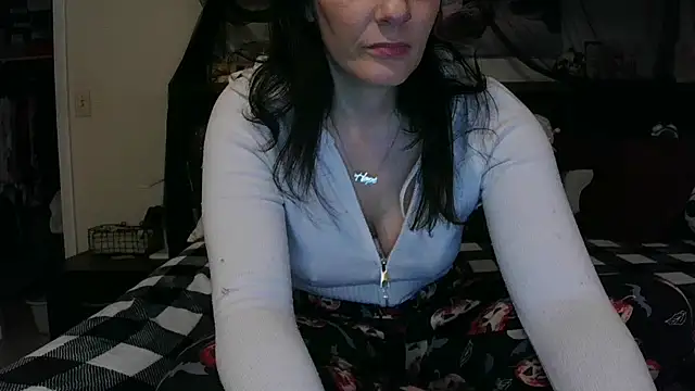 CrystalLakeXO online show from 01/18/26, 04:49