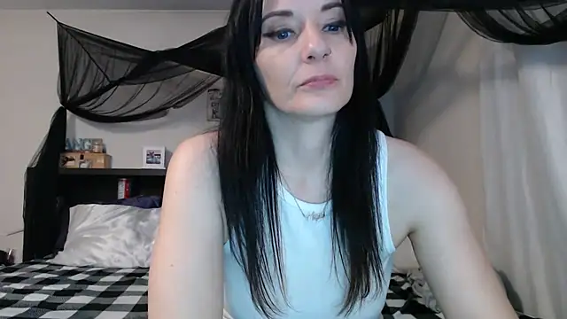 Snapshot of CrystalLakeXO chatting on 07/24/26, 07:50 CrystalLakeXO online show from 07/24/26, 07:50