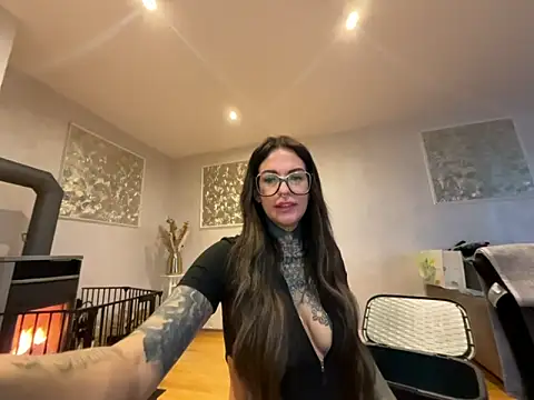 Snapshot of AileenInkOfficial chatting on 02/28/25, 07:05 AileenInkOfficial online show from 02/28/25, 07:05