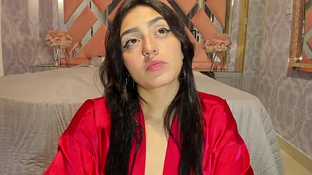 Snapshot of Lesly_sexy4u chatting on 05/16/26, 06:43 Lesly sexy4u online show from 05/16/26, 06:43