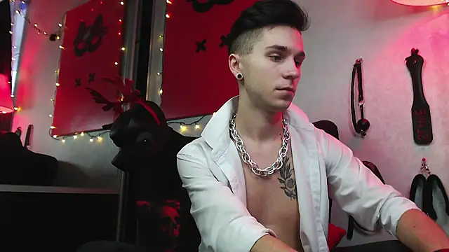 Joseph  Quinn online show from 01/06/25, 12:46