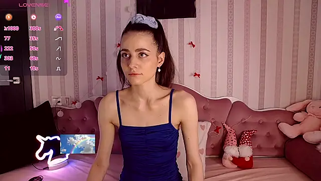 Snapshot of AliceNikke chatting on 02/24/25, 04:26 AliceNikke online show from 02/24/25, 04:26