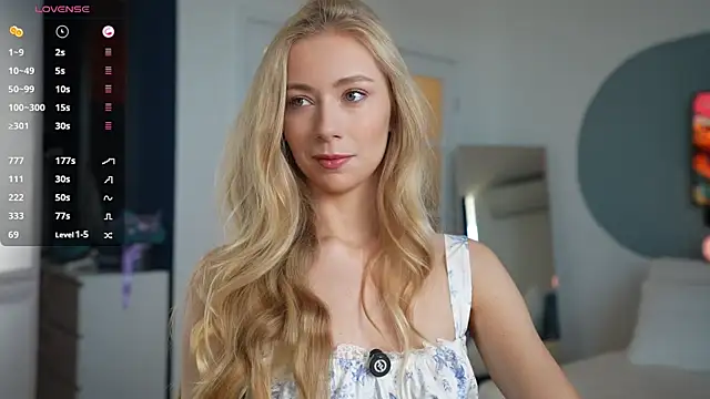 Snapshot of Vika54784 chatting on 03/09/25, 05:44 Vika54784 online show from 03/09/25, 05:44