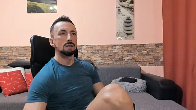 HotHunkTrainer online show from 02/05/26, 09:03