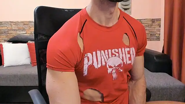 HotHunkTrainer online show from 06/07/26, 07:34