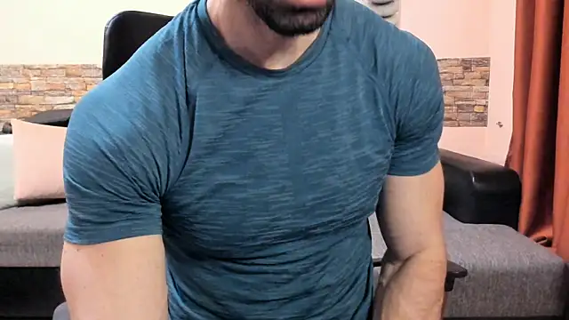 HotHunkTrainer online show from 07/06/26, 07:49