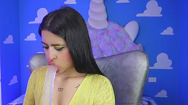 miss romyna online show from 12/15/25, 11:03