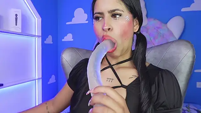 miss romyna online show from 12/23/25, 11:08