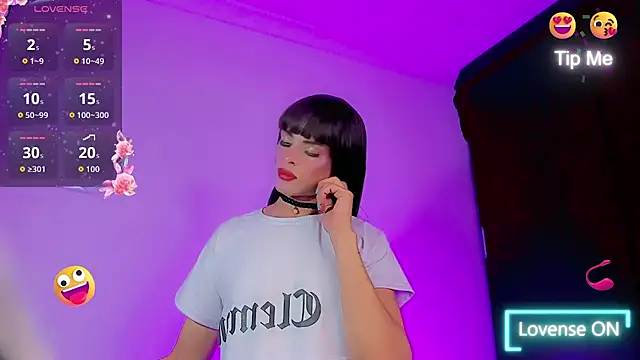 Snapshot of emperatrizhotwolf chatting on 10/16/25, 11:17 emperatrizhotwolf online show from 10/16/25, 11:17