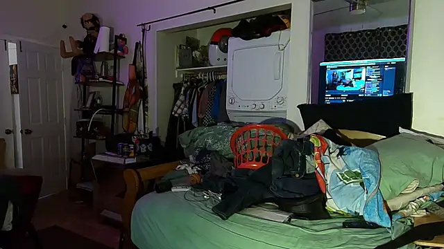 Snapshot of badboybrad11 chatting on 10/25/25, 01:02 badboybrad11 online show from 10/25/25, 01:02