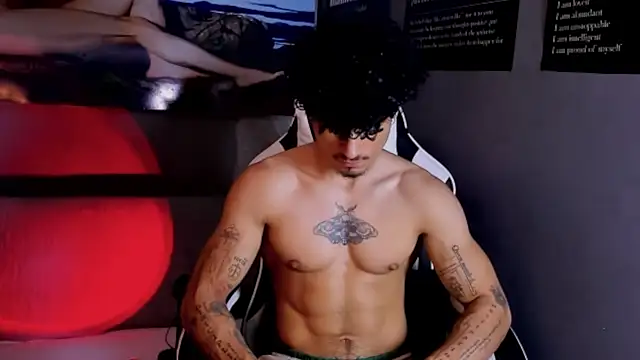 Snapshot of Thomas_Fit1 chatting on 04/24/26, 08:22 Thomas Fit1 online show from 04/24/26, 08:22