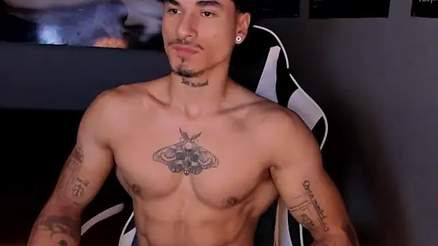 Snapshot of Thomas_Fit1 chatting on 06/09/26, 06:08 Thomas Fit1 online show from 06/09/26, 06:08
