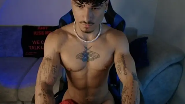 Snapshot of Thomas_Fit1 chatting on 07/06/26, 03:14 Thomas Fit1 online show from 07/06/26, 03:14