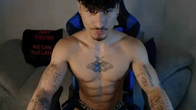 Snapshot of Thomas_Fit1 chatting on 07/12/26, 12:23 Thomas Fit1 online show from 07/12/26, 12:23