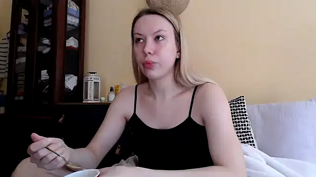 Snapshot of Scarlettford chatting on 12/03/24, 08:49 Scarlettford online show from 12/03/24, 08:49