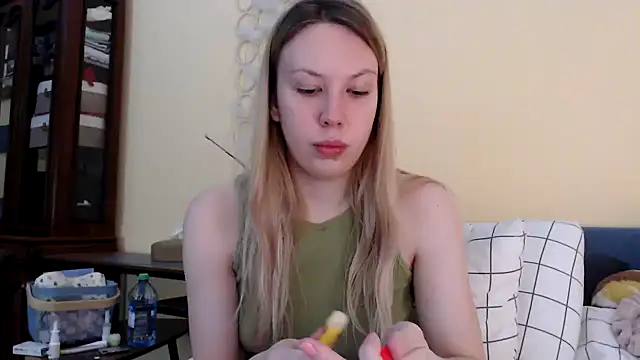 Snapshot of Scarlettford chatting on 02/20/25, 04:03 Scarlettford online show from 02/20/25, 04:03