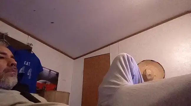 Xoc8  online show from 02/15/25, 04:25