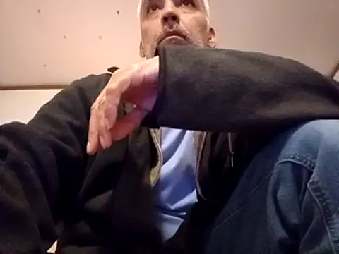 Xoc8  online show from 03/20/25, 09:13