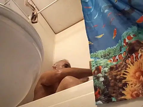 Xoc8  online show from 10/16/25, 10:55