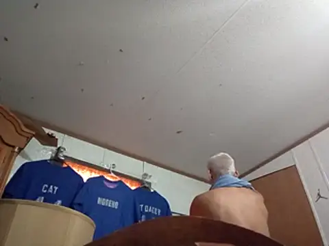 Xoc8  online show from 10/18/25, 07:36