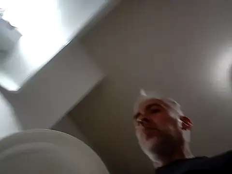 Xoc8  online show from 10/19/25, 10:10