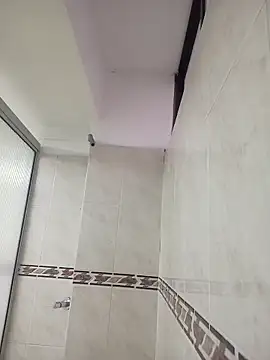 Snapshot of AnthonelaDuque chatting on 02/18/25, 11:44 AnthonelaDuque online show from 02/18/25, 11:44