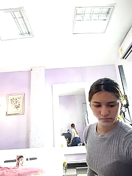 Snapshot of AnthonelaDuque chatting on 03/17/25, 11:53 AnthonelaDuque online show from 03/17/25, 11:53