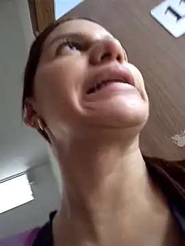 Snapshot of AnthonelaDuque chatting on 10/06/25, 11:40 AnthonelaDuque online show from 10/06/25, 11:40