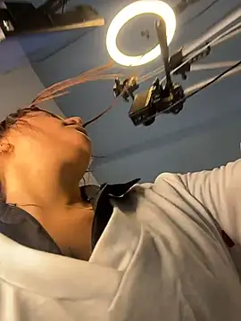 Snapshot of AnthonelaDuque chatting on 02/05/26, 11:26 AnthonelaDuque online show from 02/05/26, 11:26