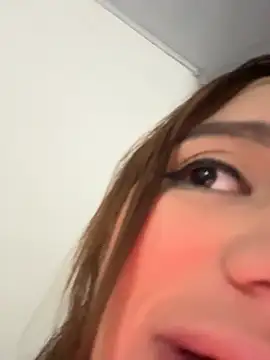 Snapshot of AnthonelaDuque chatting on 02/08/26, 11:24 AnthonelaDuque online show from 02/08/26, 11:24