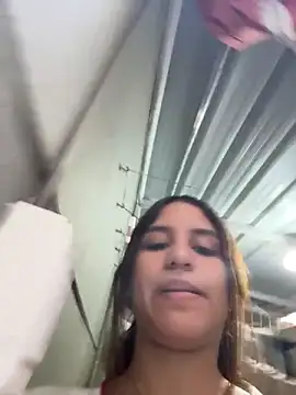 Snapshot of AnthonelaDuque chatting on 02/17/26, 11:40 AnthonelaDuque online show from 02/17/26, 11:40