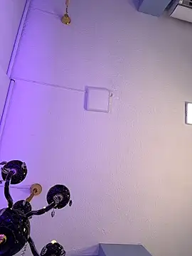 Snapshot of AnthonelaDuque chatting on 02/18/26, 12:12 AnthonelaDuque online show from 02/18/26, 12:12