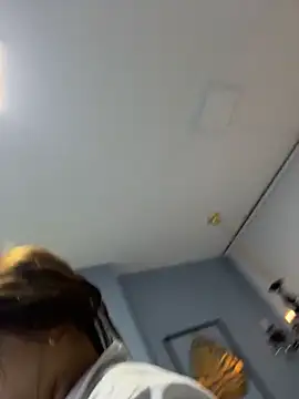 Snapshot of AnthonelaDuque chatting on 02/23/26, 11:29 AnthonelaDuque online show from 02/23/26, 11:29